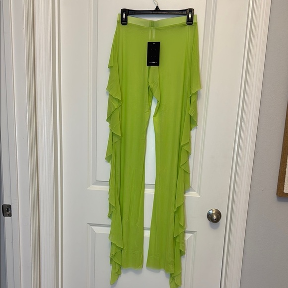 Fashion Nova Green coverup pants with ruffle - Picture 2 of 4